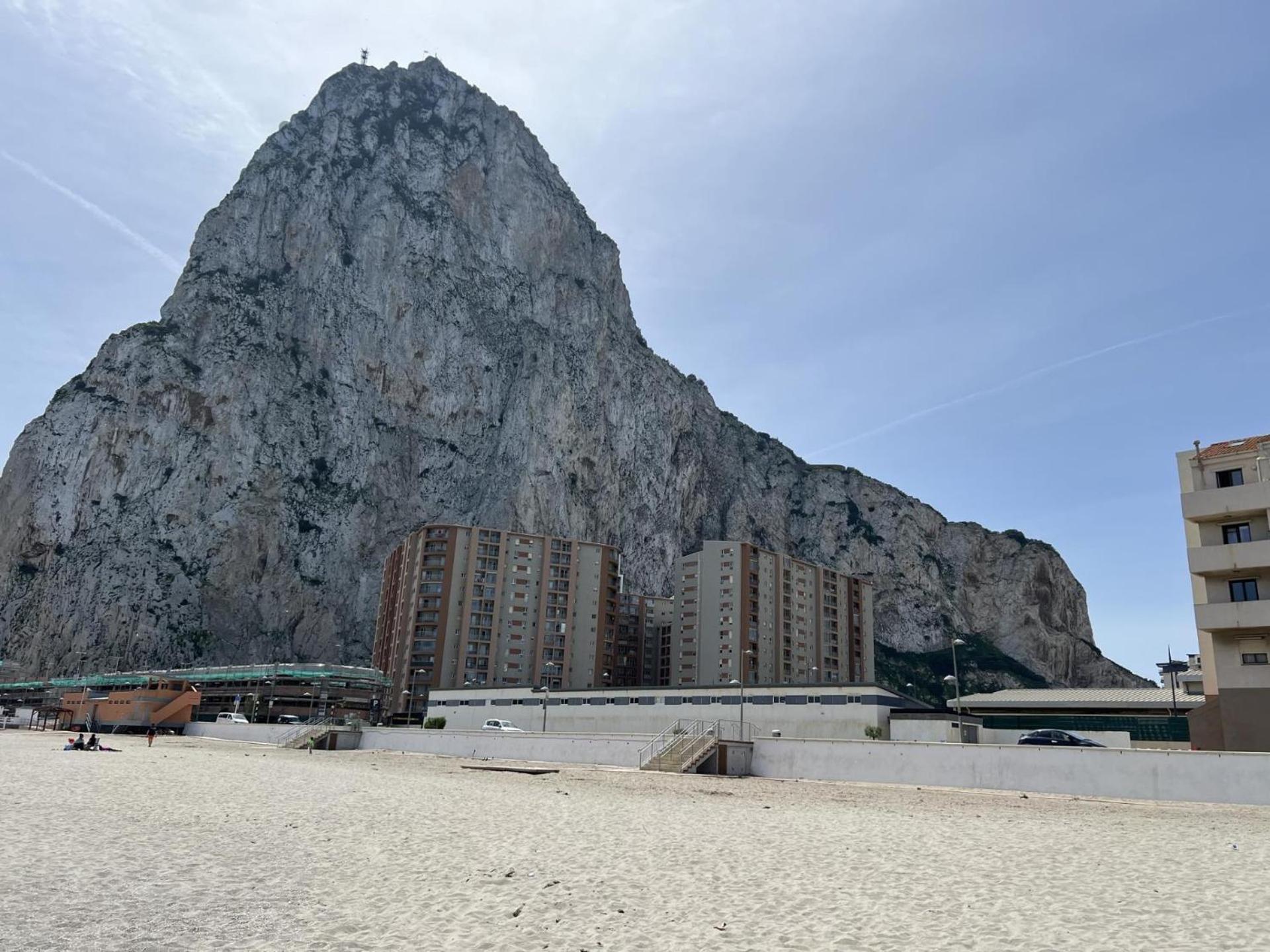Marina Club Luxury Private Studio With Pool And Incredible Views Gibraltar Luaran gambar