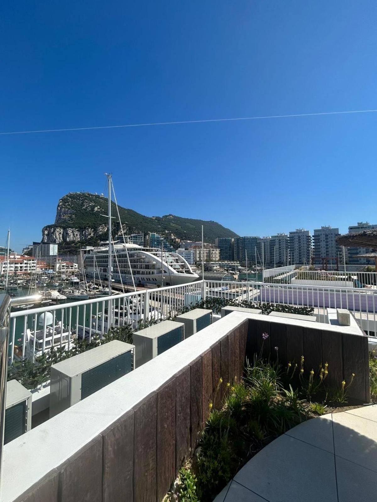 Marina Club Luxury Private Studio With Pool And Incredible Views Gibraltar Luaran gambar