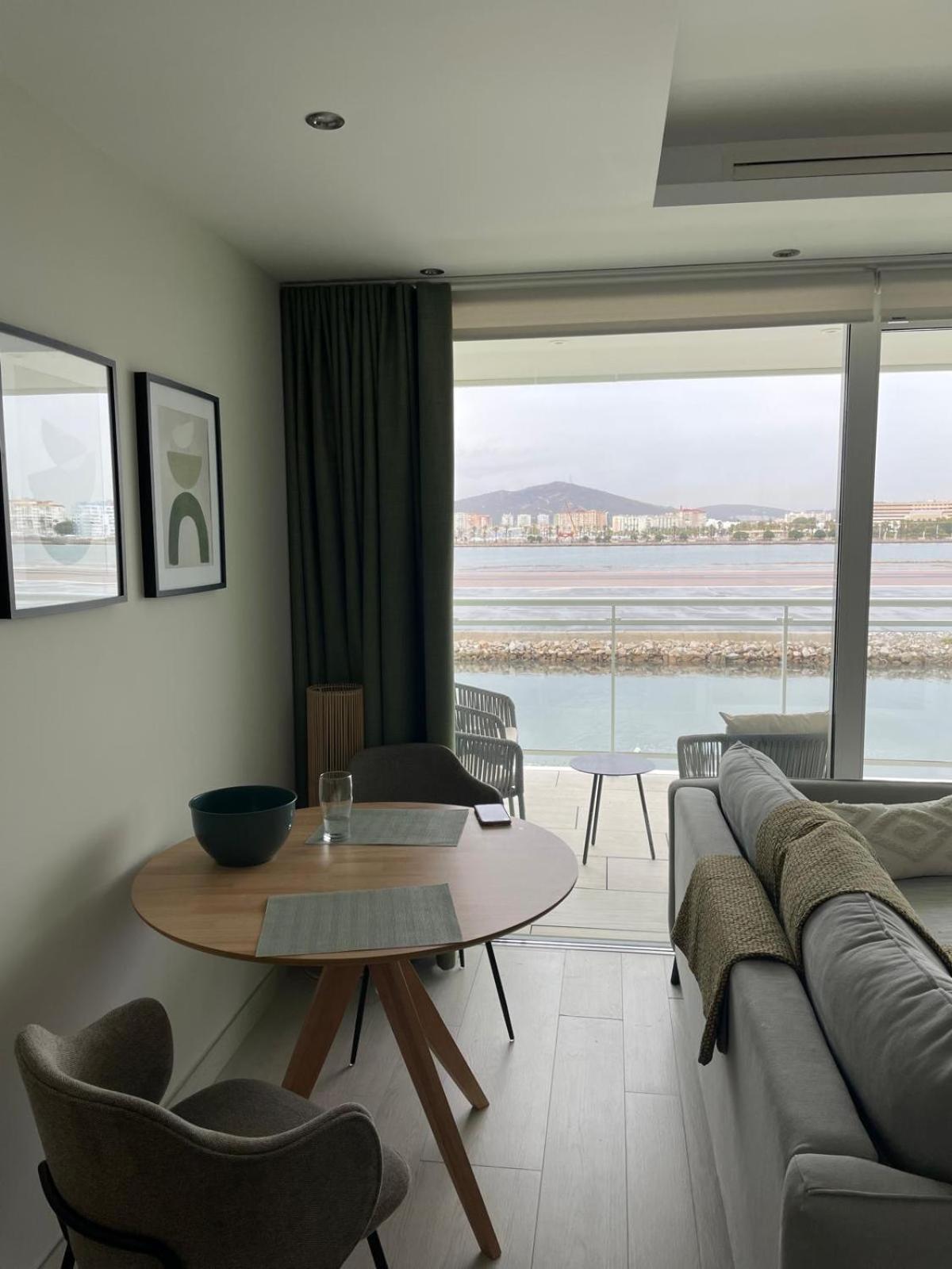 Marina Club Luxury Private Studio With Pool And Incredible Views Gibraltar Luaran gambar
