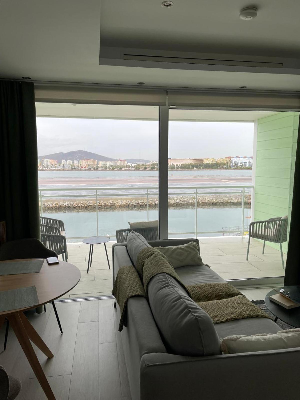 Marina Club Luxury Private Studio With Pool And Incredible Views Gibraltar Luaran gambar