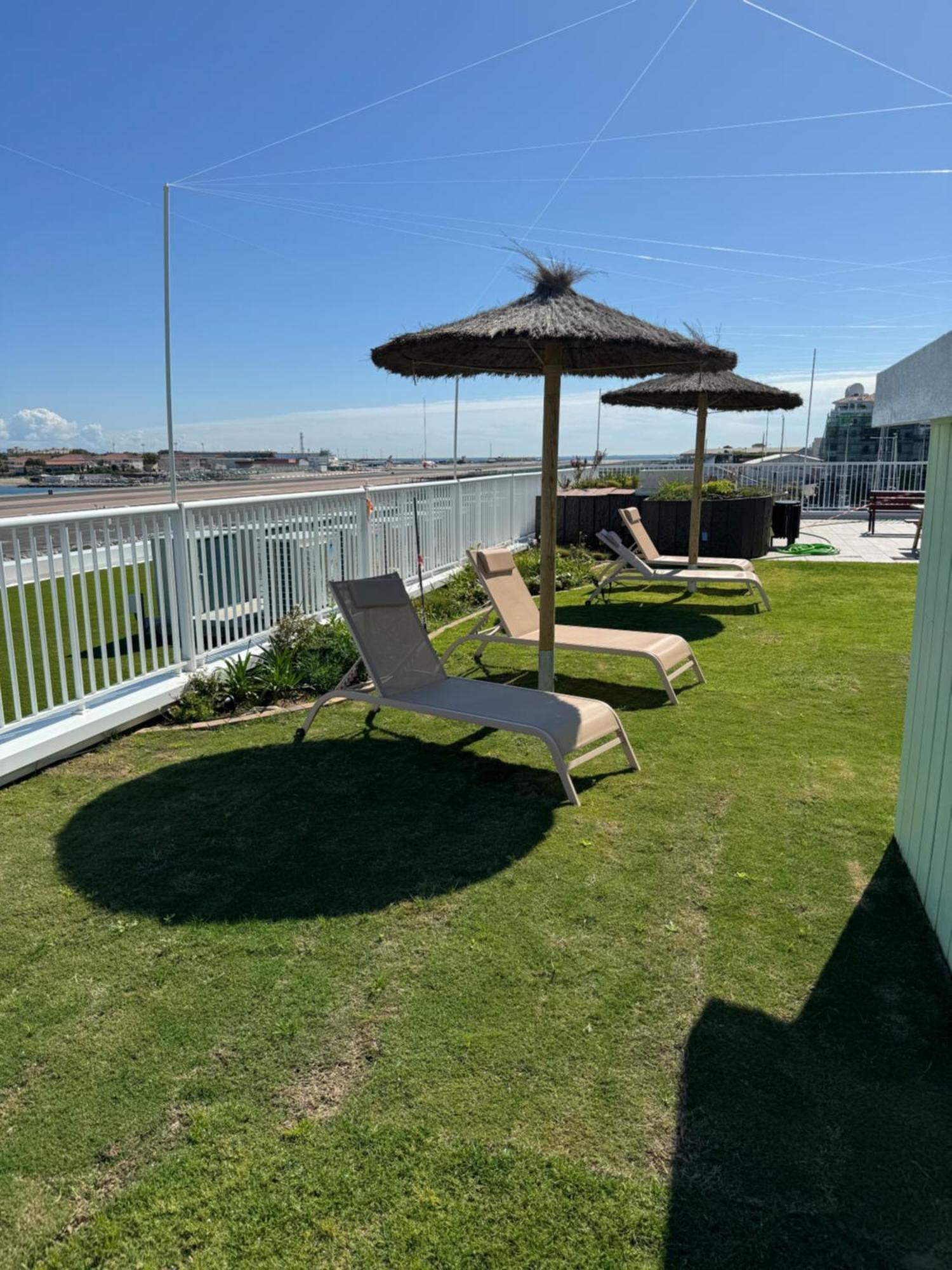 Marina Club Luxury Private Studio With Pool And Incredible Views Gibraltar Luaran gambar